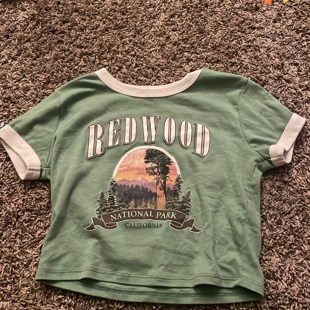 Size small or extra small! Crop graphic tee!